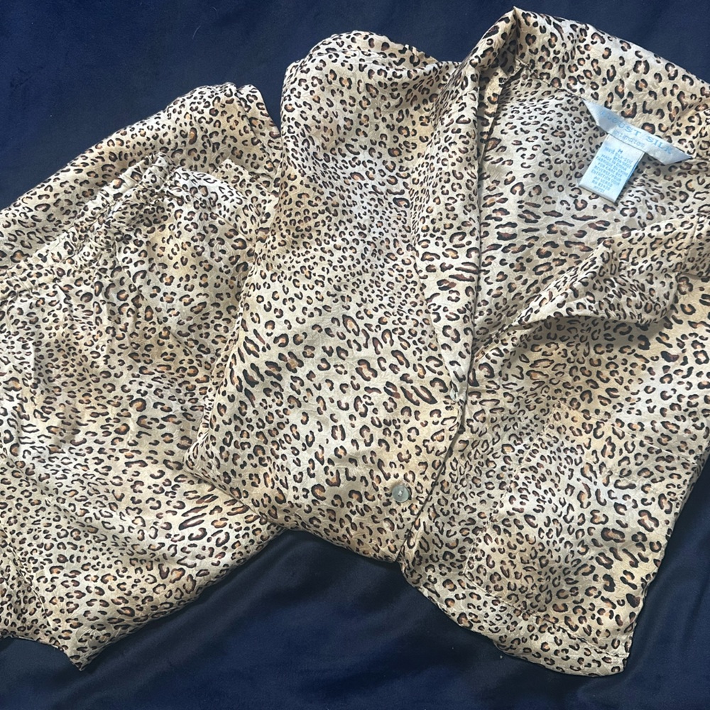 August silk 100% silk Leopard Print Pajama Set